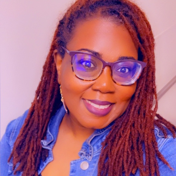 Meet your Posher, Jeanelle - Picture 2 of 2